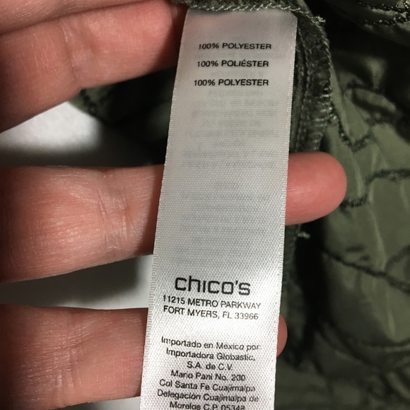 Chico’s hooded vest lightweight EUC - Picture 3 of 6